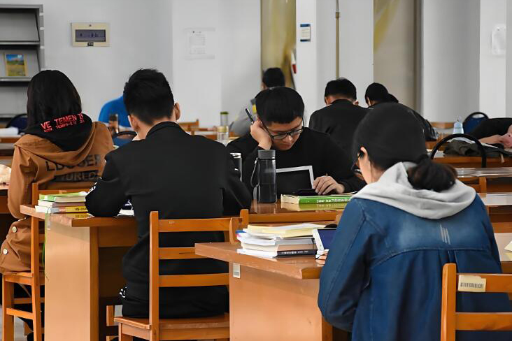 南阳卧龙区考公培训机构